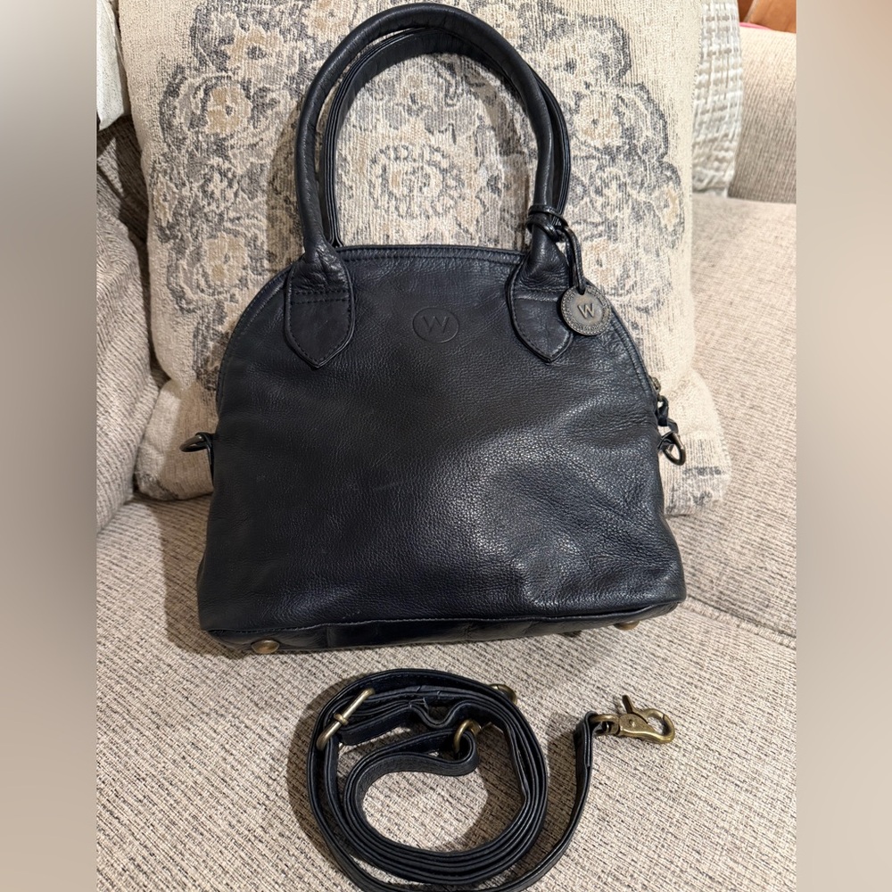 Wanderers Travel Co Banff Crossbody Black Leather Satchel w/ Strap EUC
